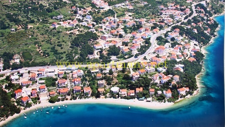 Chorvatsko STANIČI pláž Velika Luka riviera Omiš - apartmány Chorvatsko apartmán